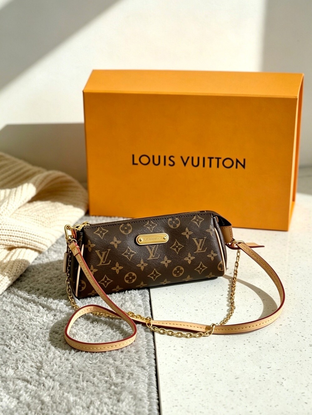 Louis Vuitton Eva Clutch Monogram